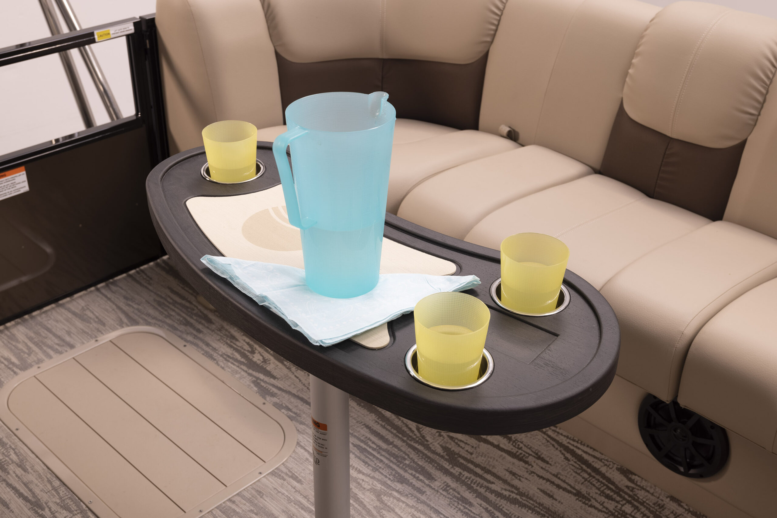 Fusion 324 RC Oval Table
