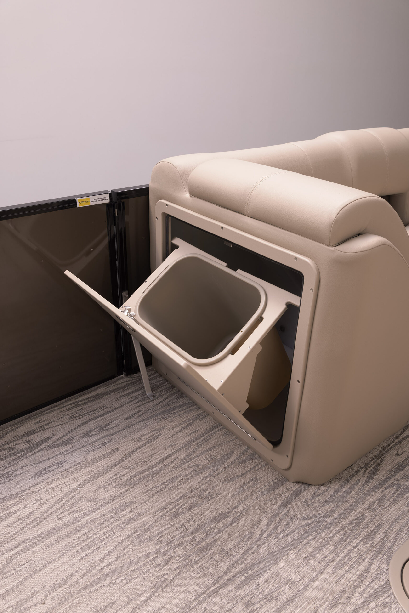 Fusion 324 RCX Couch Storage
